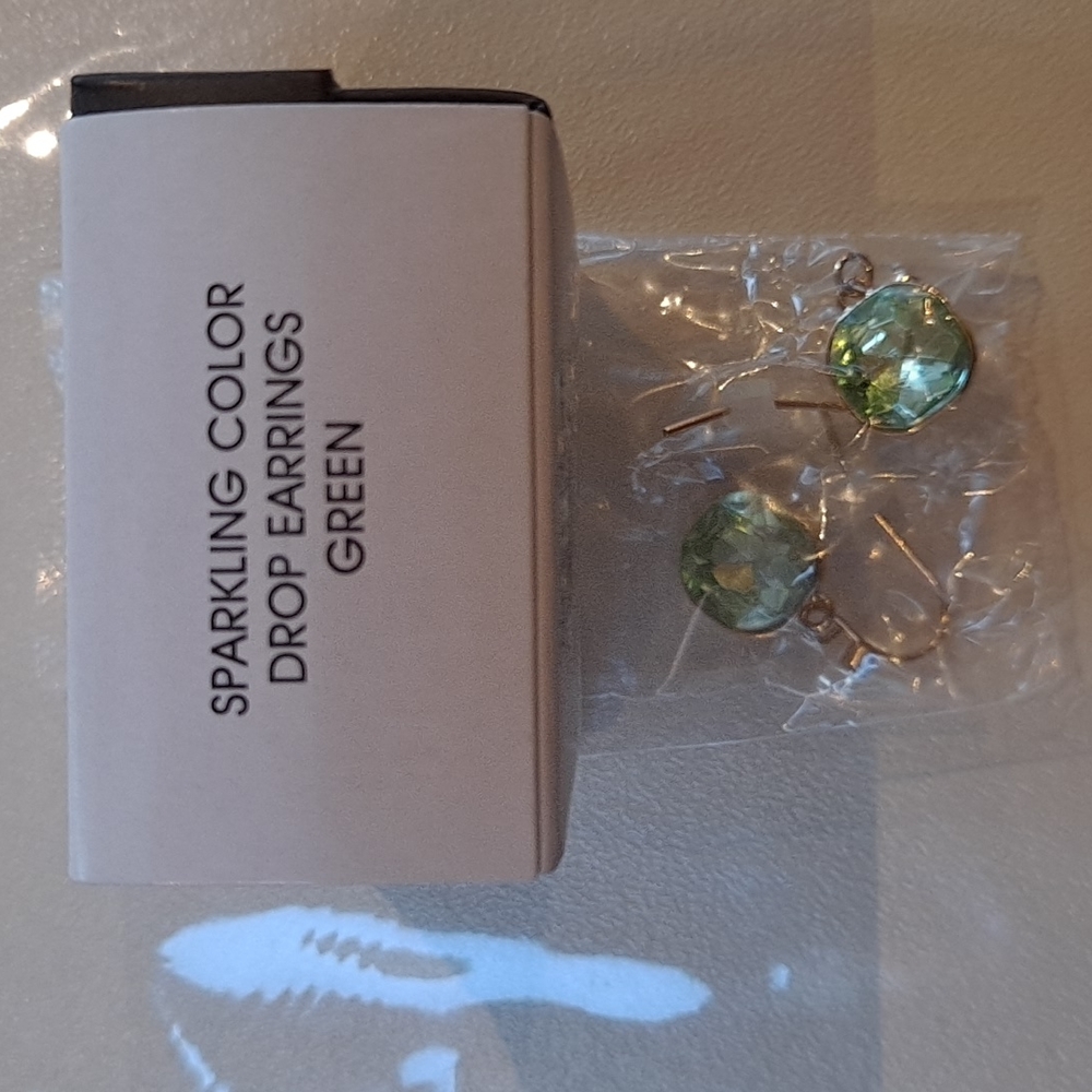 Sparkling color drop earrings